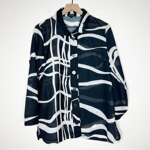 Damee Black White Abstract Print Button Up Blouse Moldable Wire Collar sze Small